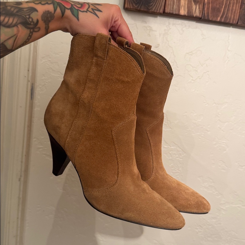 Marc Fisher Tan Suede Pointed Toe Western Ankle Boots size 8